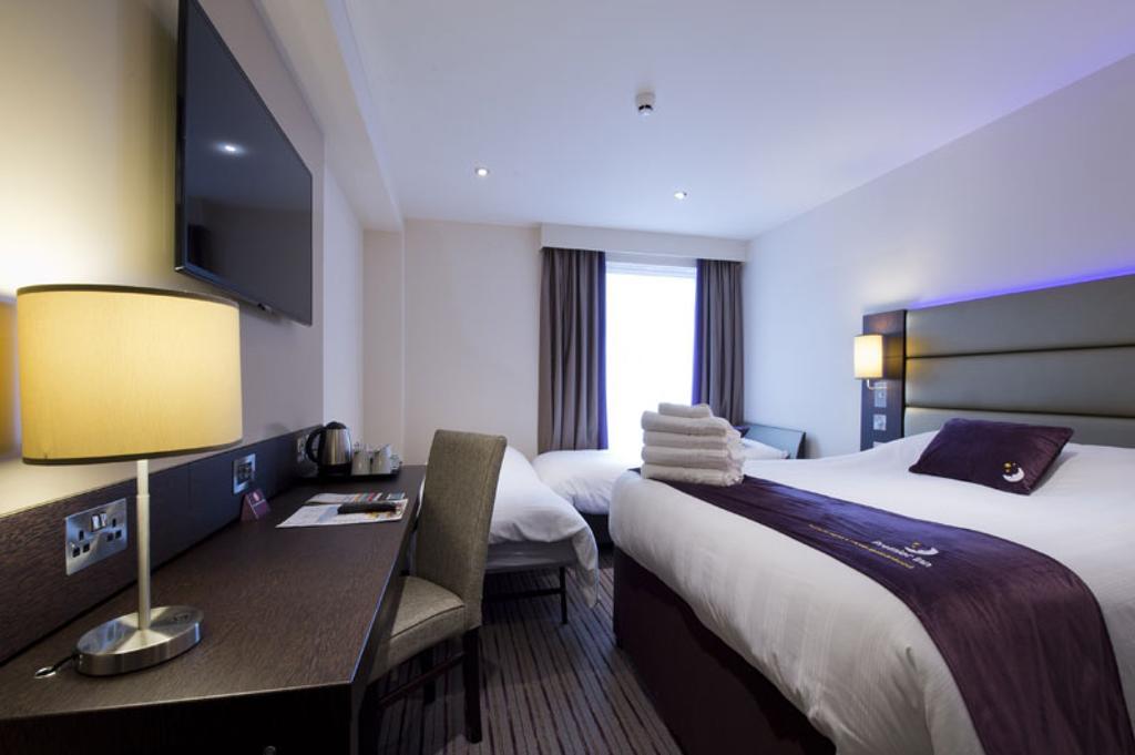 Premier Inn Uttoxeter Exterior photo